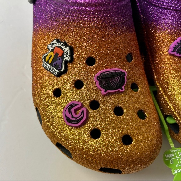 NWT Disney Hocus Pocus Crocs Size 11 - Picture 3 of 8
